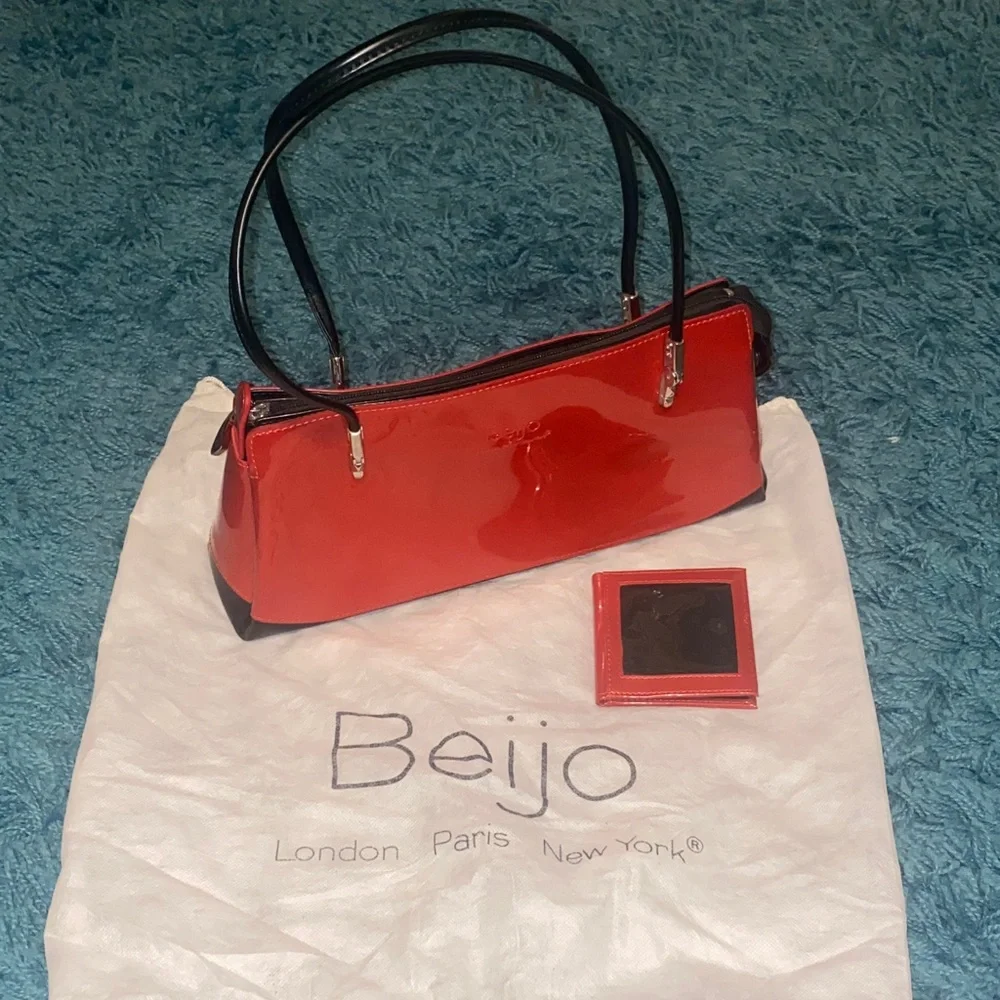 Beijo Red Patent Leather Baguette Shoulder Bag Y2K - Picture 1 of 4